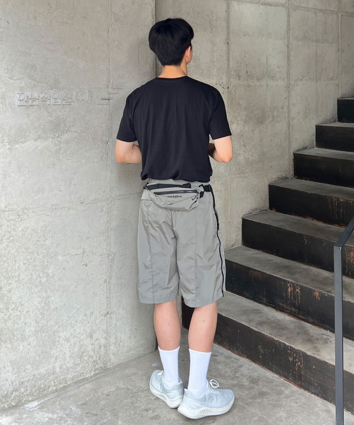 칼라파타르(KALAPATTHAR) Nylon Holographic Detachable Shorts - Gray