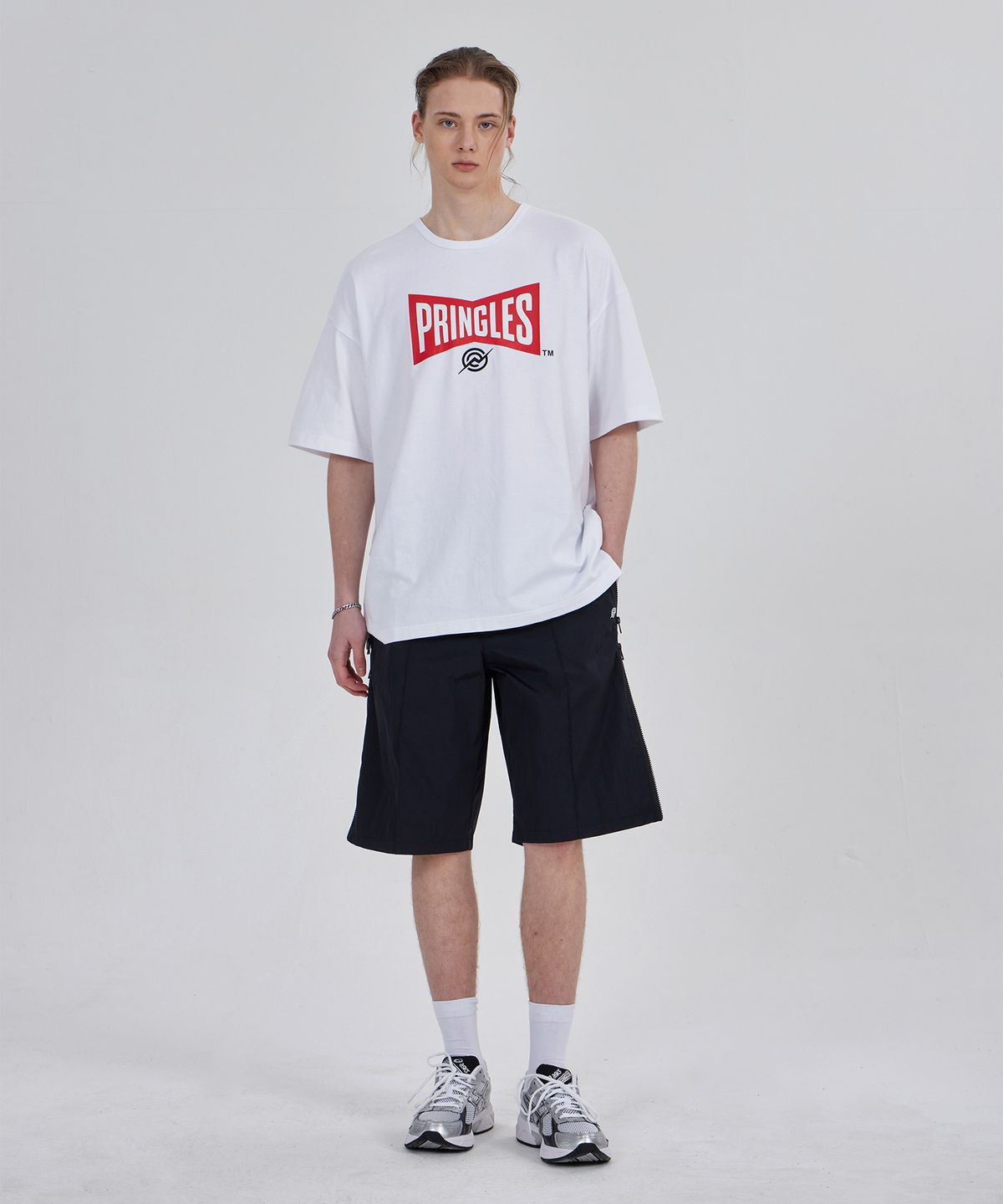 칼라파타르(KALAPATTHAR) Nylon Holographic Detachable Shorts - Black