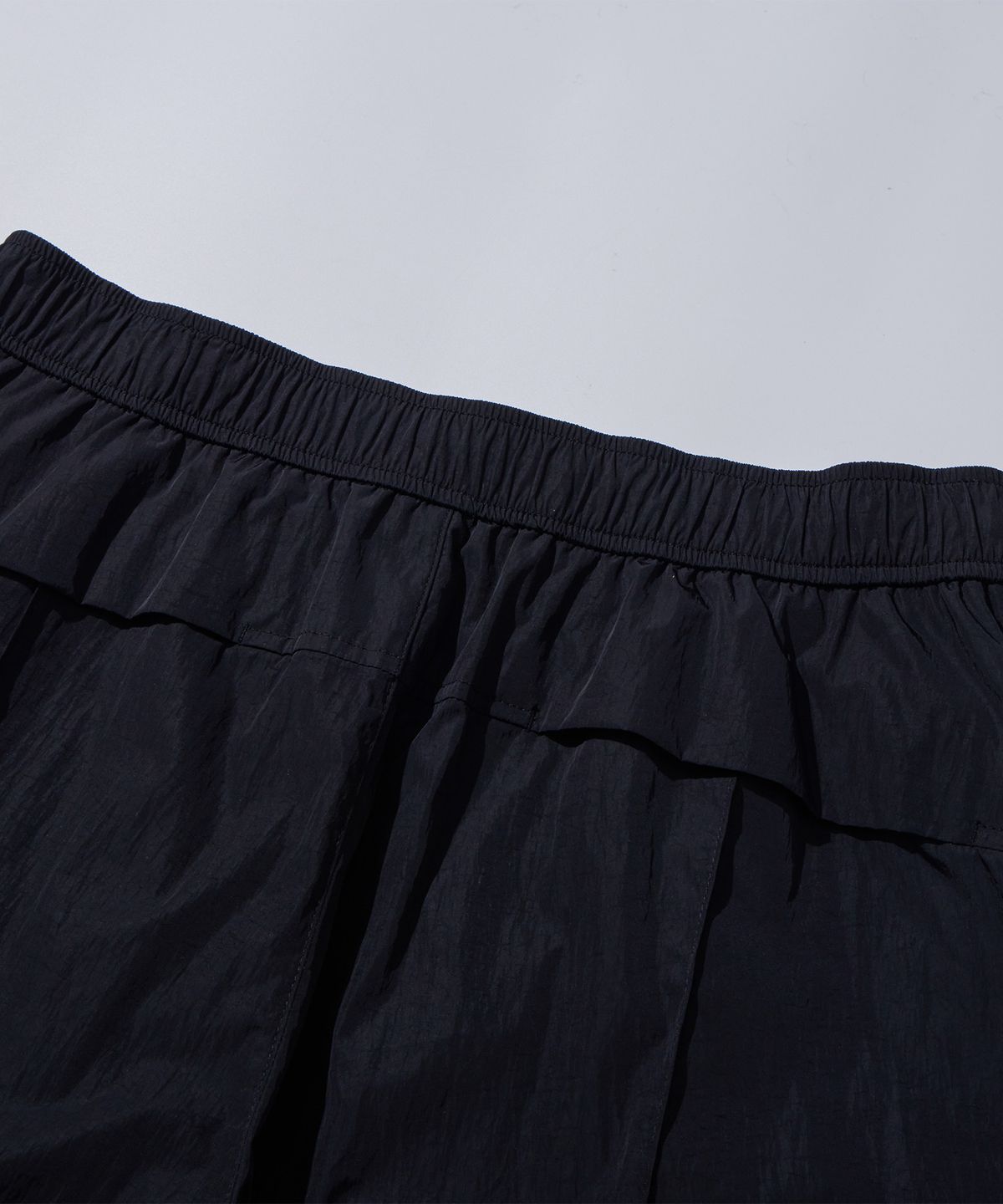 칼라파타르(KALAPATTHAR) Nylon Holographic Detachable Shorts - Black