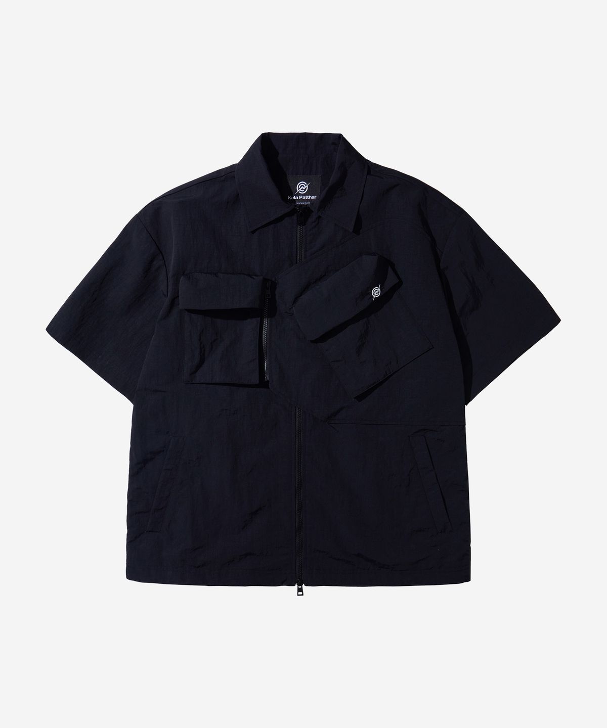 칼라파타르(KALAPATTHAR) Nylon Taslan Offset Zip Pocket Half Shirts - Black