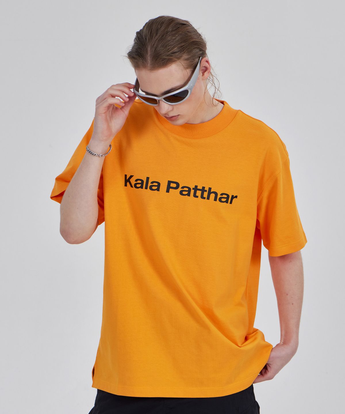 칼라파타르(KALAPATTHAR) Signature Logo Loose Fit T-Shirt - Orange