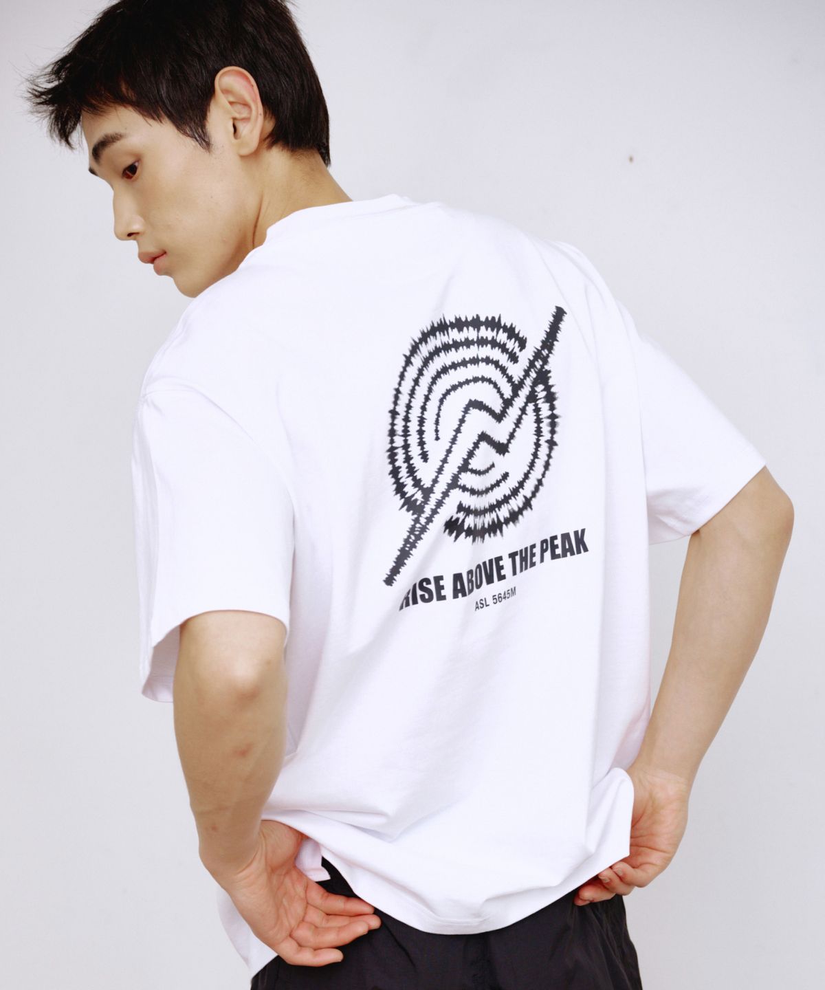 칼라파타르(KALAPATTHAR) Signature Logo Loose Fit T-Shirt - White