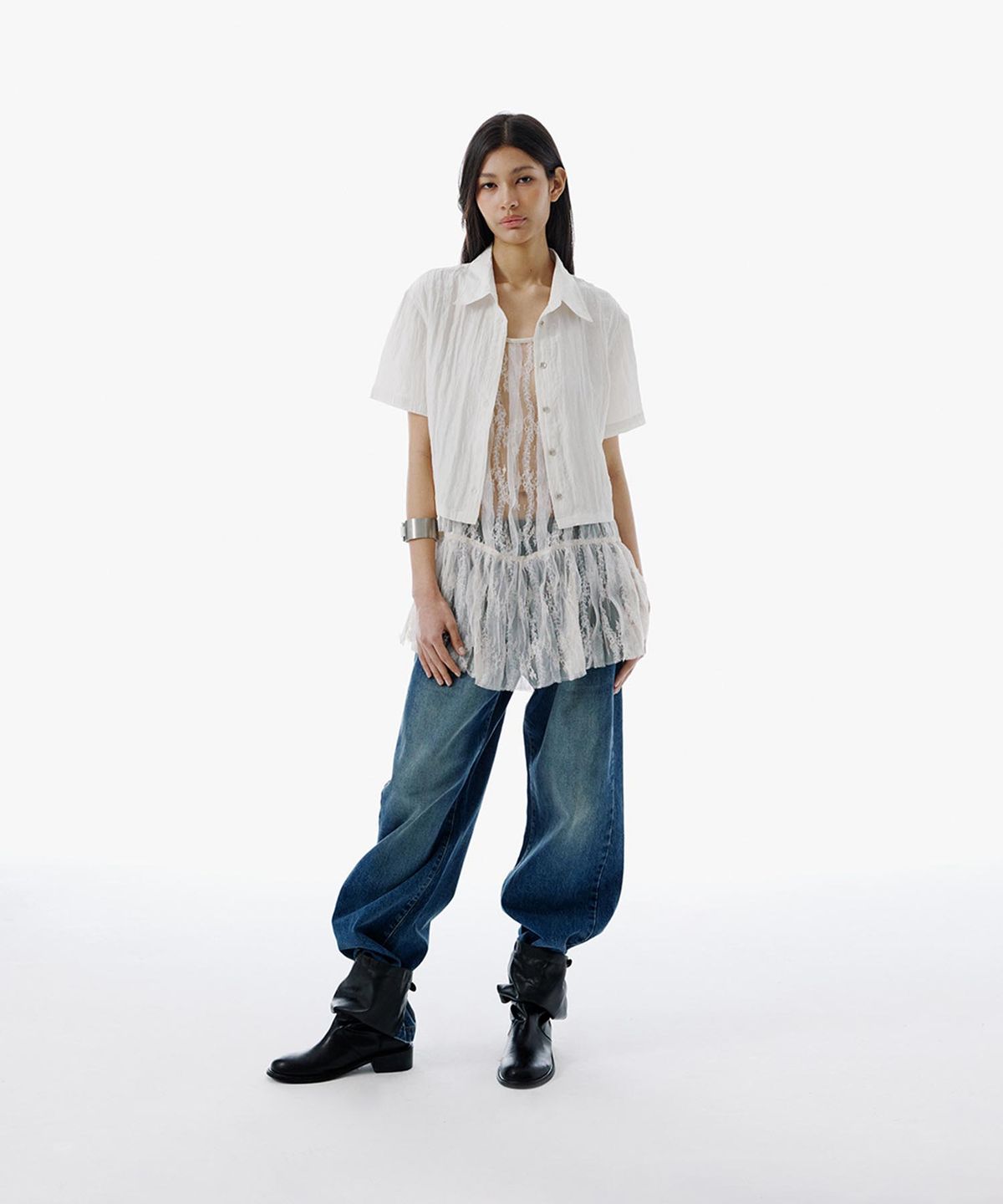 커렌트(CURRENT) SOLID STRAP DETAIL CROP SHIRT [IVORY]