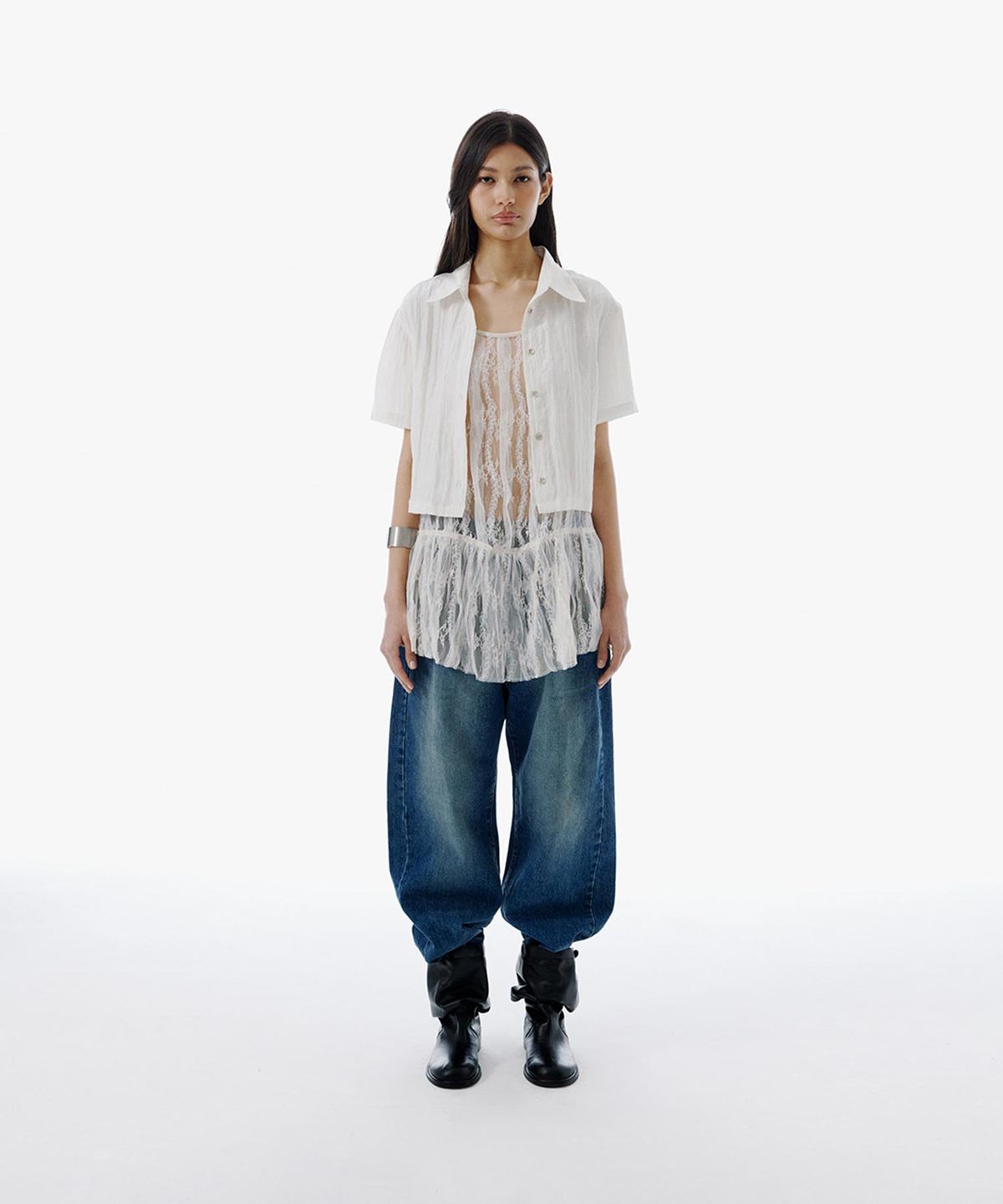 커렌트(CURRENT) SOLID STRAP DETAIL CROP SHIRT [IVORY]