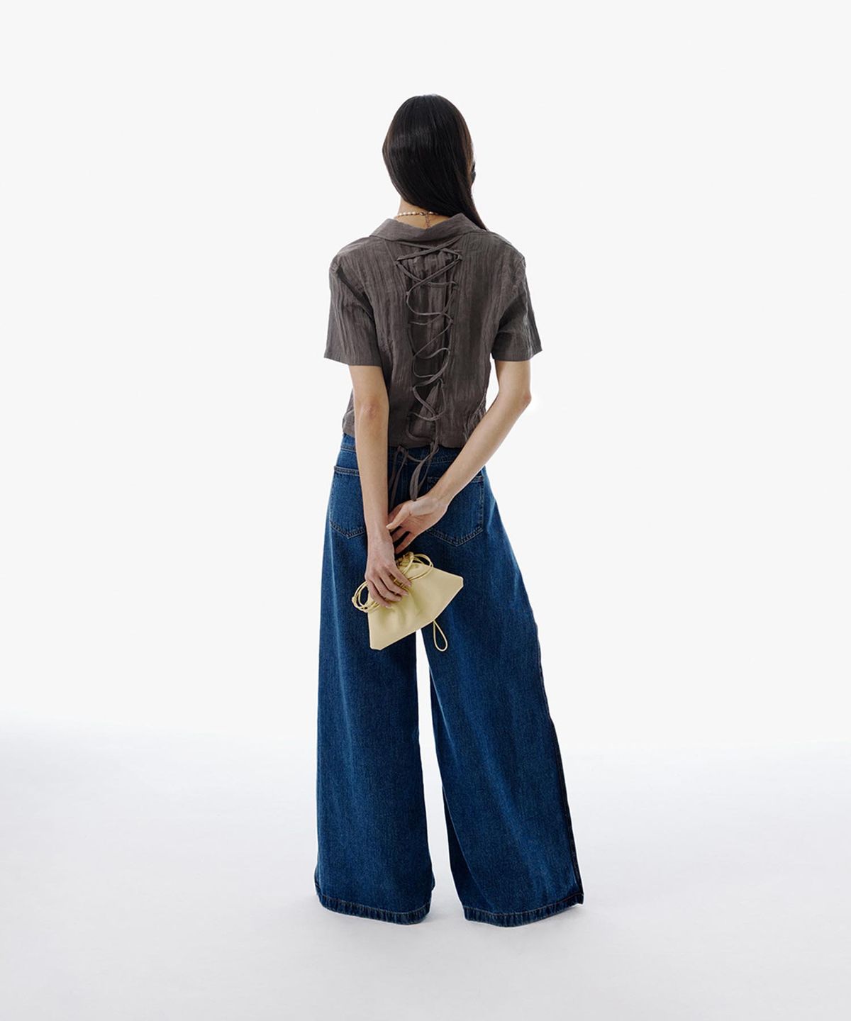 커렌트(CURRENT) SOLID STRAP DETAIL CROP SHIRT [KHAKI]