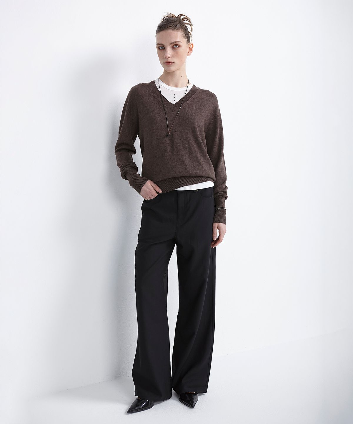 이안조(EAN JO) JANE WHOLEGARMENT V-NECK PULLOVER (BROWN)