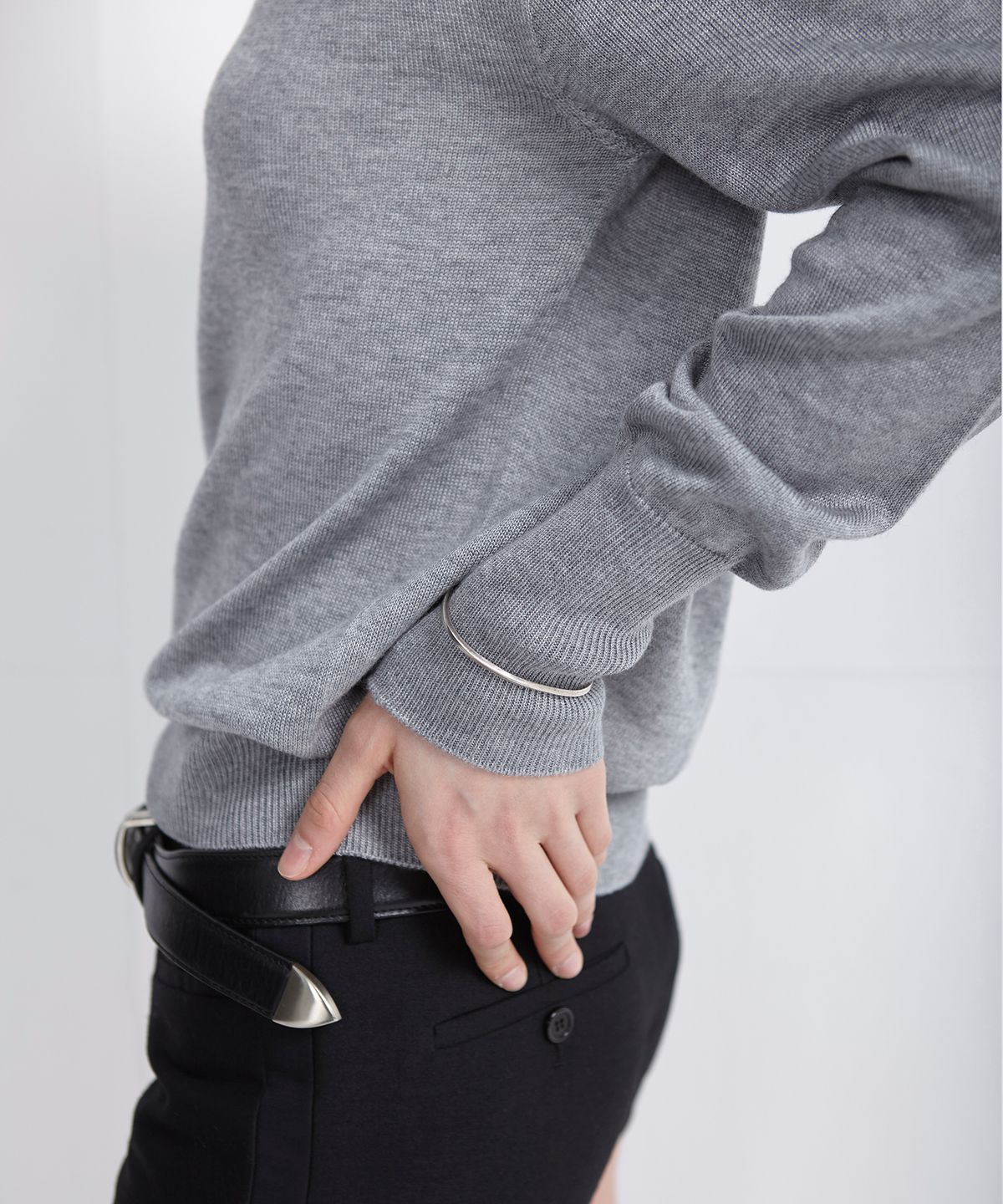 이안조(EAN JO) JANE WHOLEGARMENT V-NECK PULLOVER (GREY)