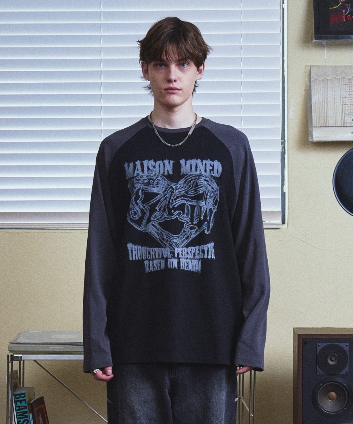 메종미네드(MAISON MINED) DOODLE RAGLAN LONG SLEEVE TEE BLACK