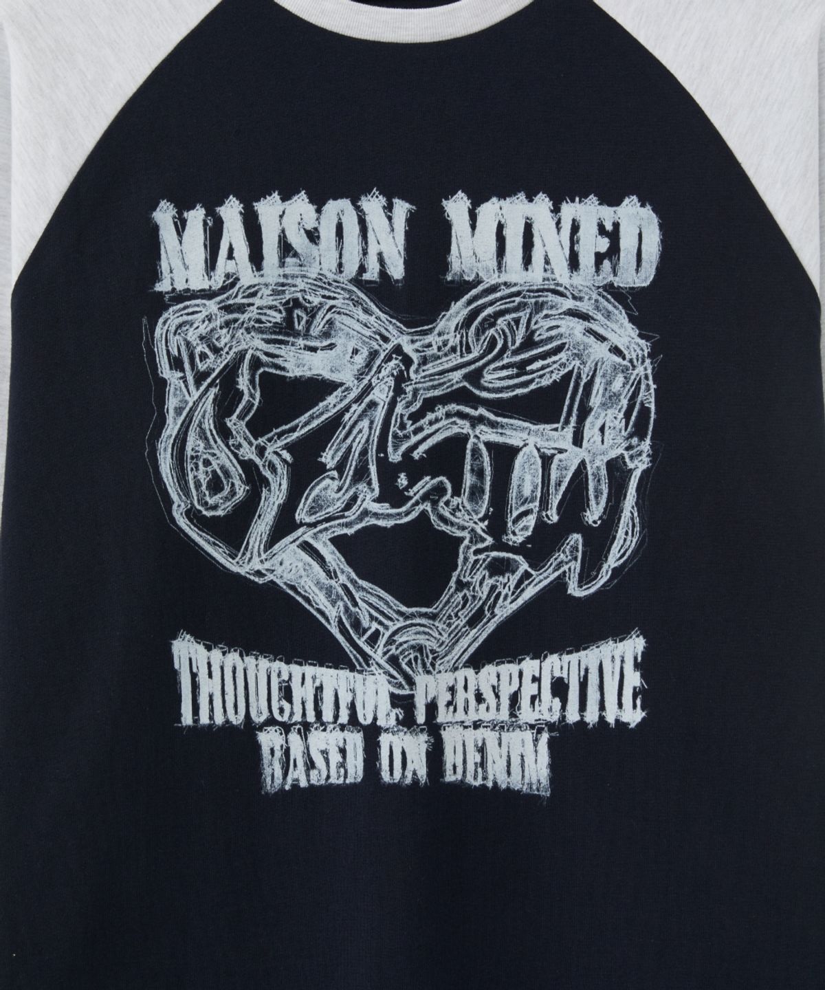 메종미네드(MAISON MINED) DOODLE RAGLAN LONG SLEEVE TEE NAVY
