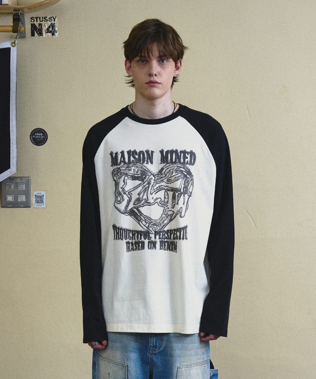 메종미네드(MAISON MINED) DOODLE RAGLAN LONG SLEEVE TEE CREAM