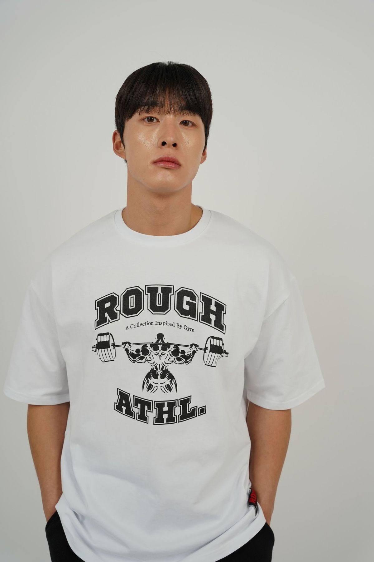 러프 애슬레틱(ROUGH ATHLETIC) [헤비코튼] 스쿼트맨 로고 티셔츠 -White
