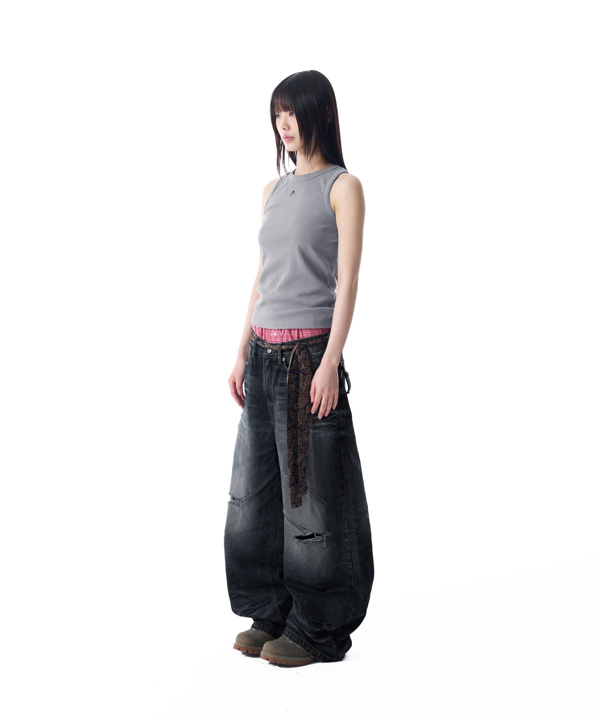 아캄(AAKAM) Distressed Logo Sleeveless (Gray)
