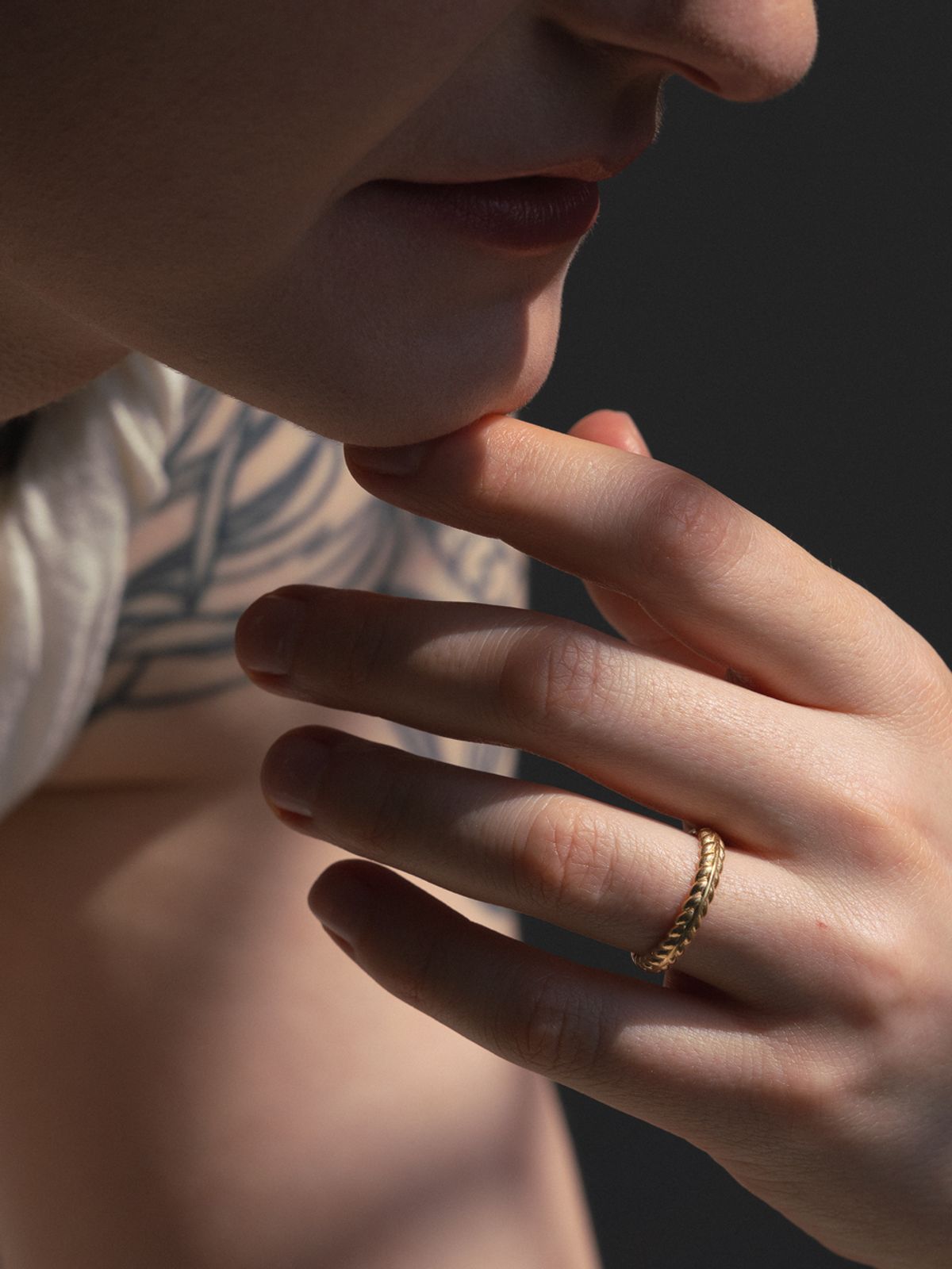 오버그레이(OVERGREY) Laurel Ring - Gold