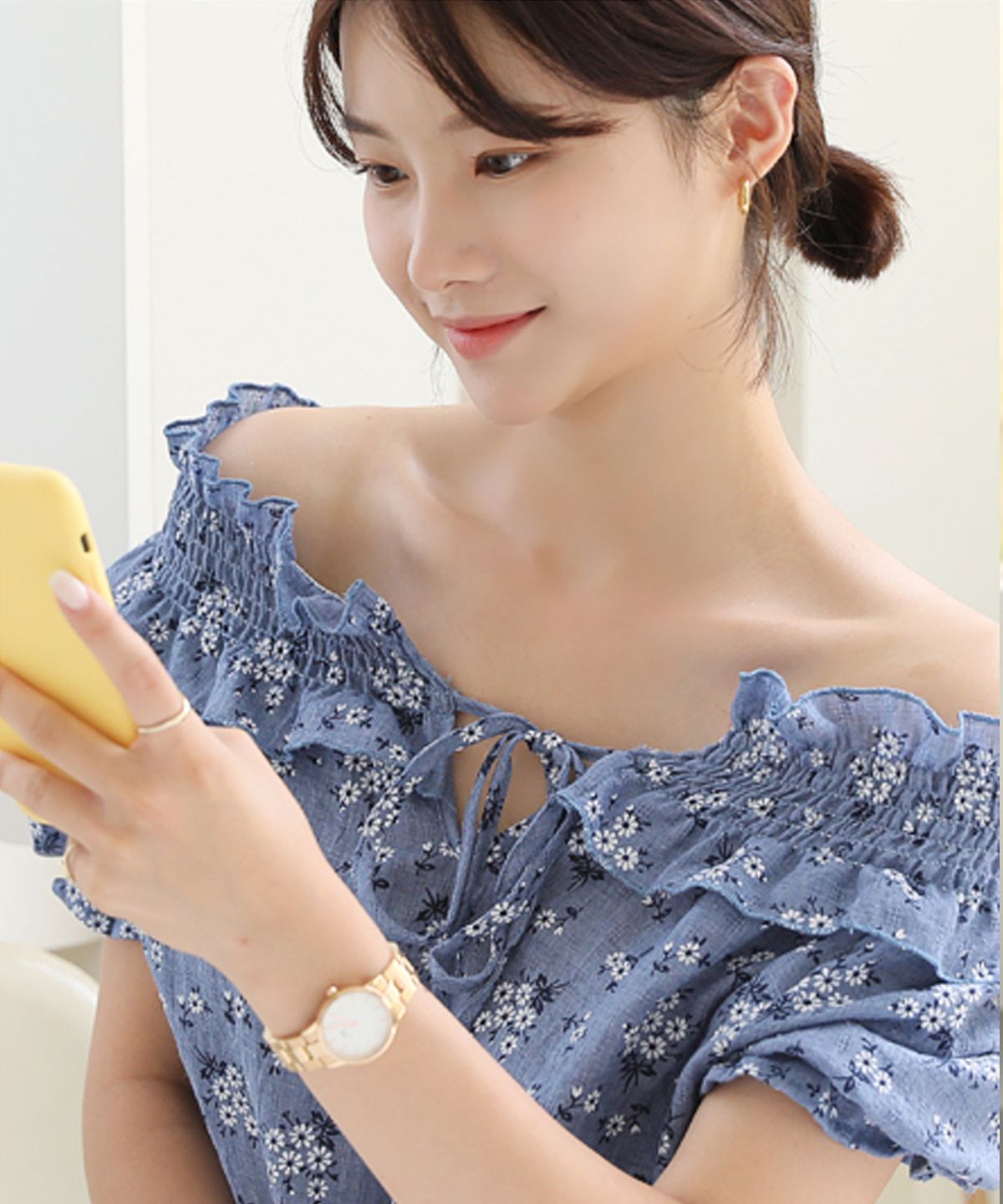 빼빼(BBAEBBAE) 퍼프반팔 프릴밴딩숄더 오프숄더 블라우스