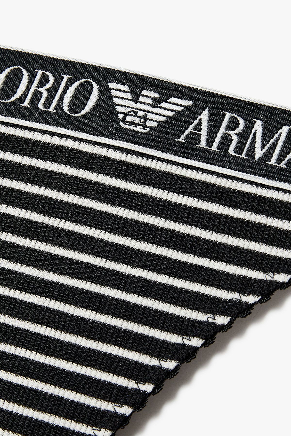엠포리오 아르마니 언더웨어(EMPORIO ARMANI UNDERWEAR) 여성 스트라이프 로고 밴딩 티팬티 _블랙 0825110530