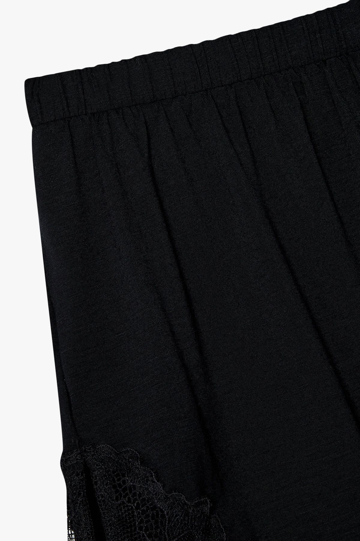 엠포리오 아르마니 언더웨어(EMPORIO ARMANI UNDERWEAR) 여성 레이스 슬릿 레이온 파자마 쇼츠 _블랙 0825131504