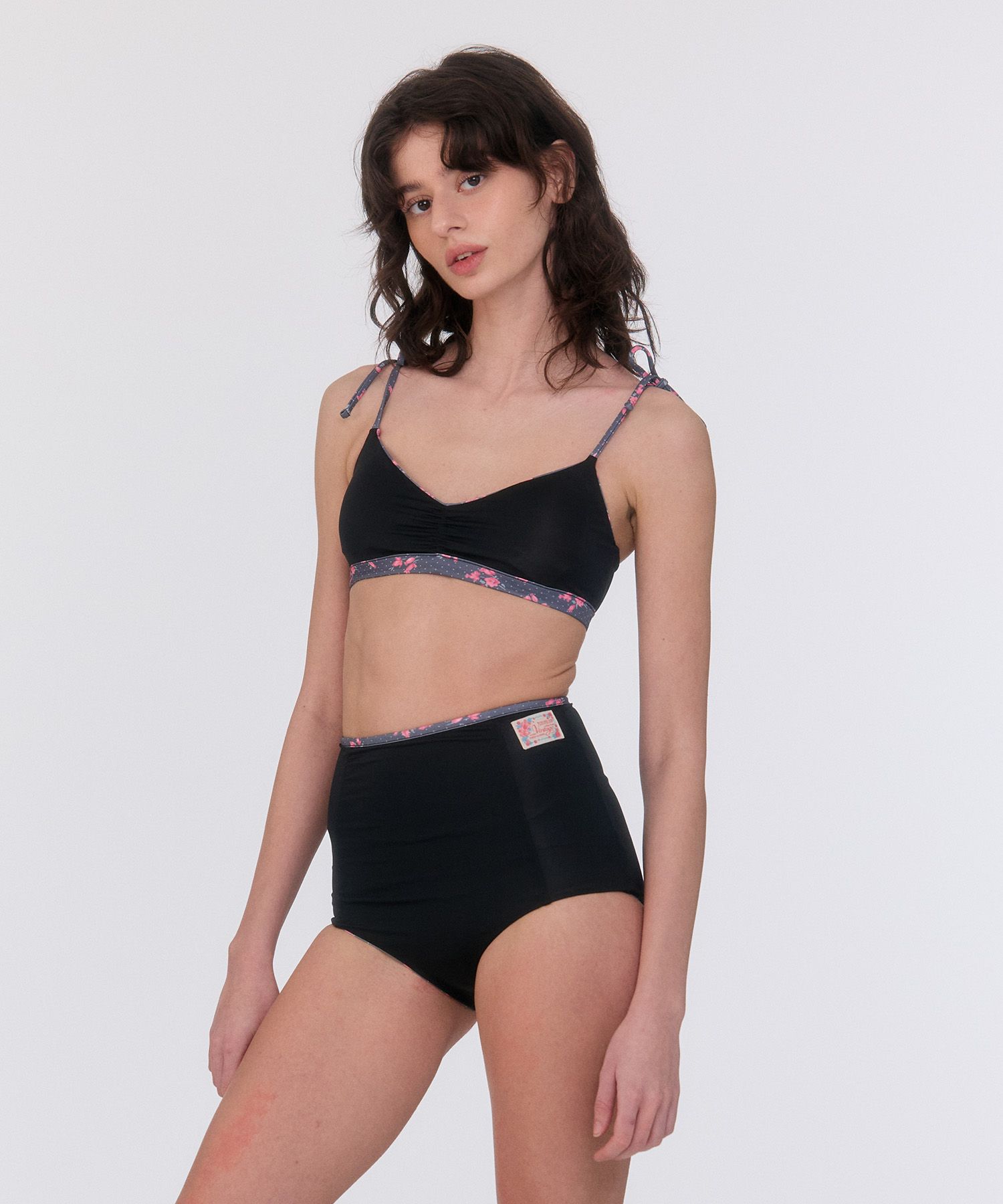 【LOOPLOOP】 Shirring Reversible Bikini Top / 追跡付 MUSINSA | LOOPLOOP Shirring Reversible Bikini Top [Bohemian