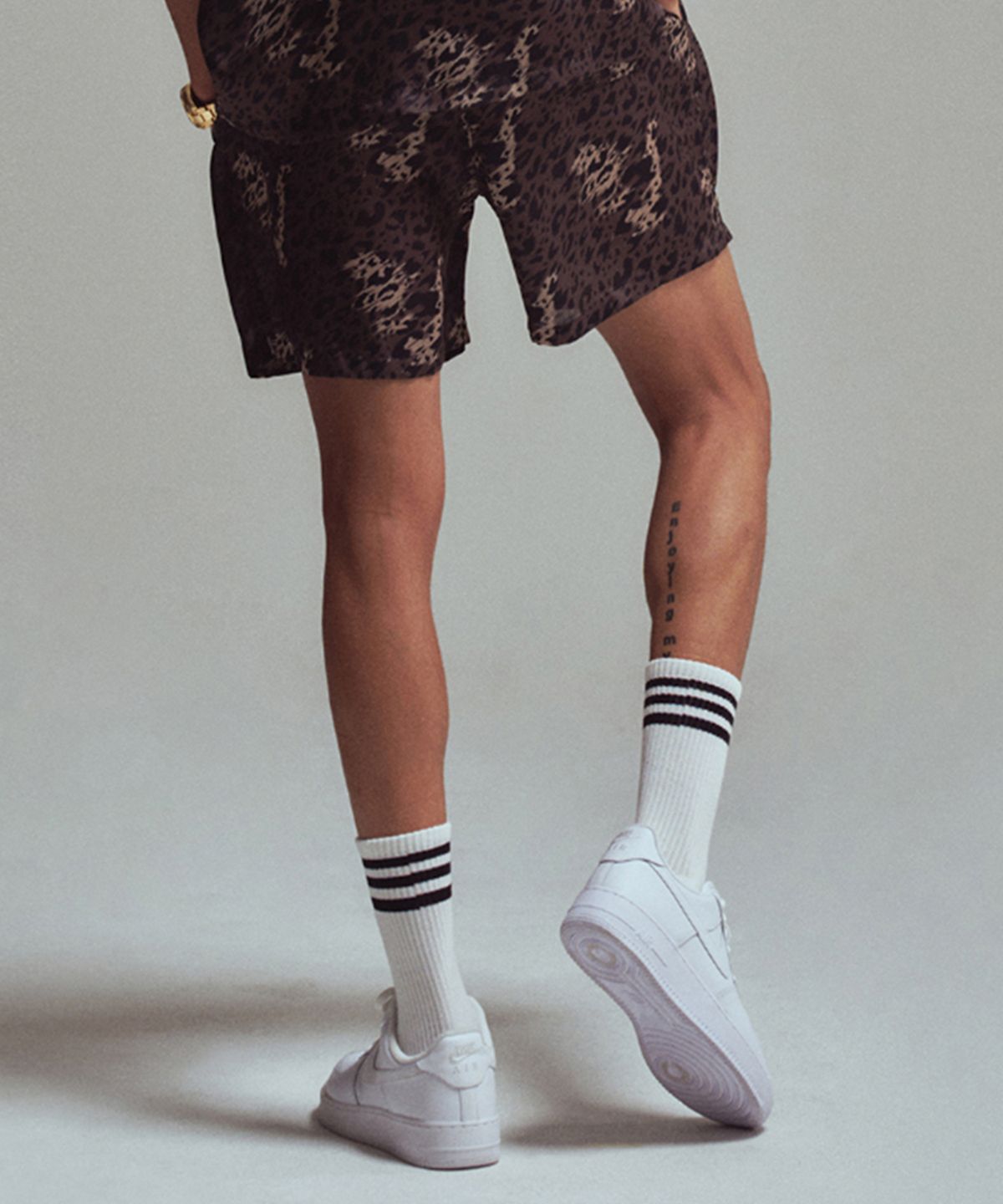 에르에르(ERER) Men Signature leopard shorts Brown