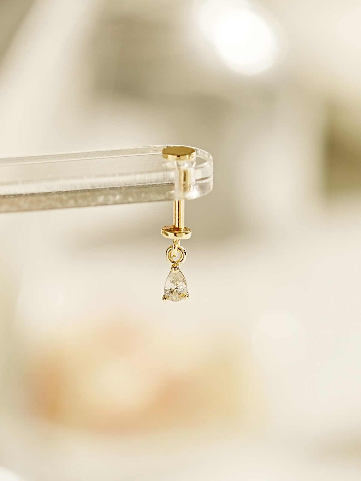 미니멀피어싱(MINIMALPIERCING) 14K 인터널 타이니 물방울 큐빅 드롭 라블렛 피어싱 귀걸이