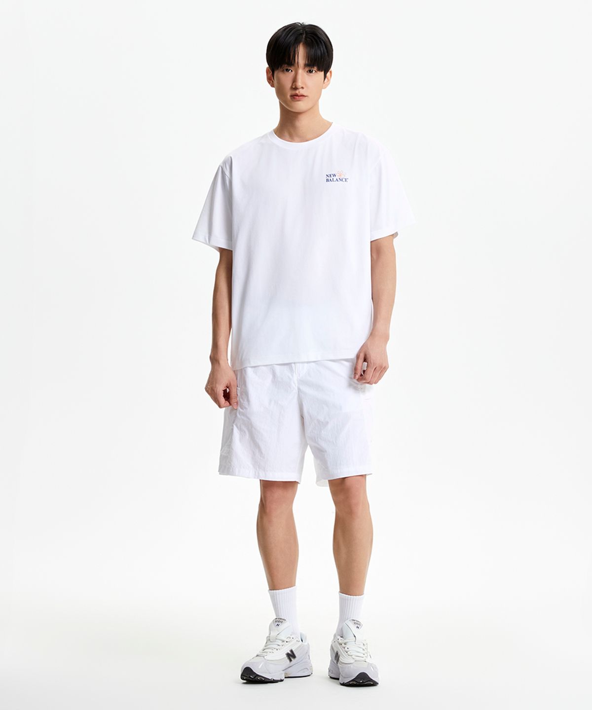 뉴발란스(NEW BALANCE) NBNEGCO204 / UNI 플라워 일러스트 반팔티 (WHITE)