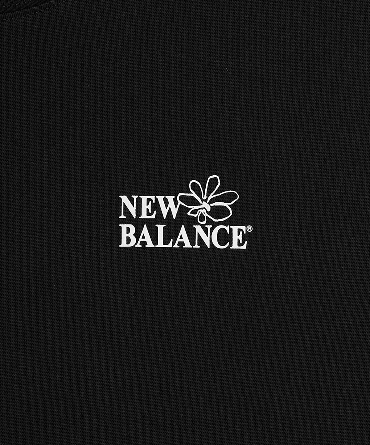 뉴발란스(NEW BALANCE) NBNEGCO204 / UNI 플라워 일러스트 반팔티 (BLACK)