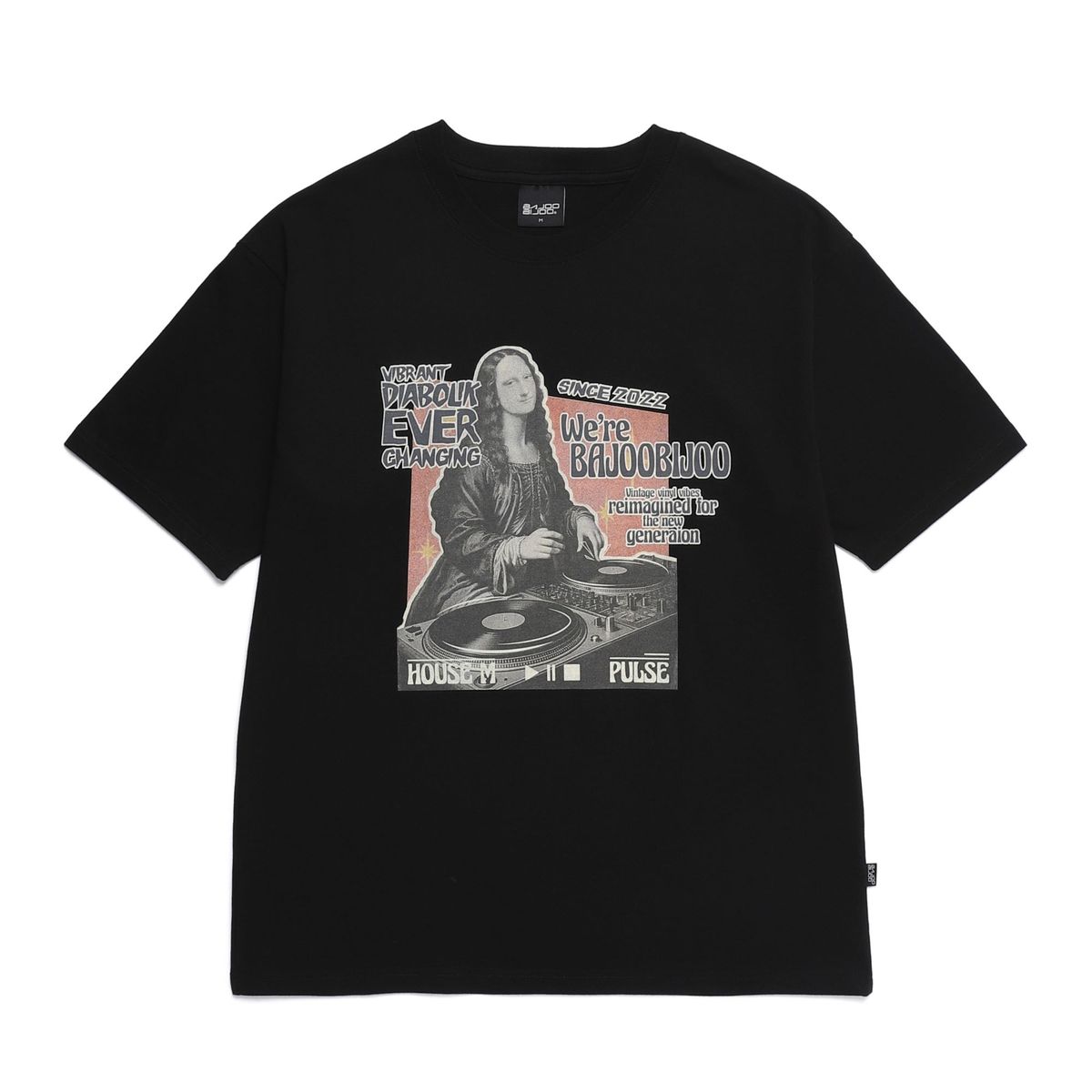 바쥬비쥬(BAJOO BIJOO) DJING POSTER T-SHIRT [BLACK]