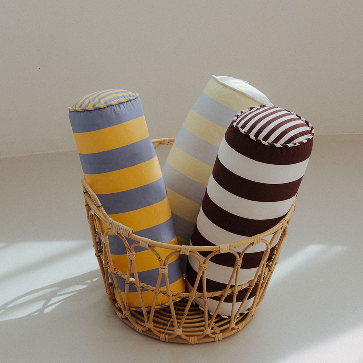 다이드인(DYEDIN) 알러지케어 볼드 스트라이프 볼스터(원통 쿠션)- 7 Colors