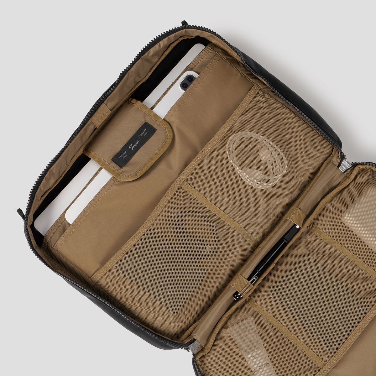티알브이알(TRVR) Staple Travel Brief M Black