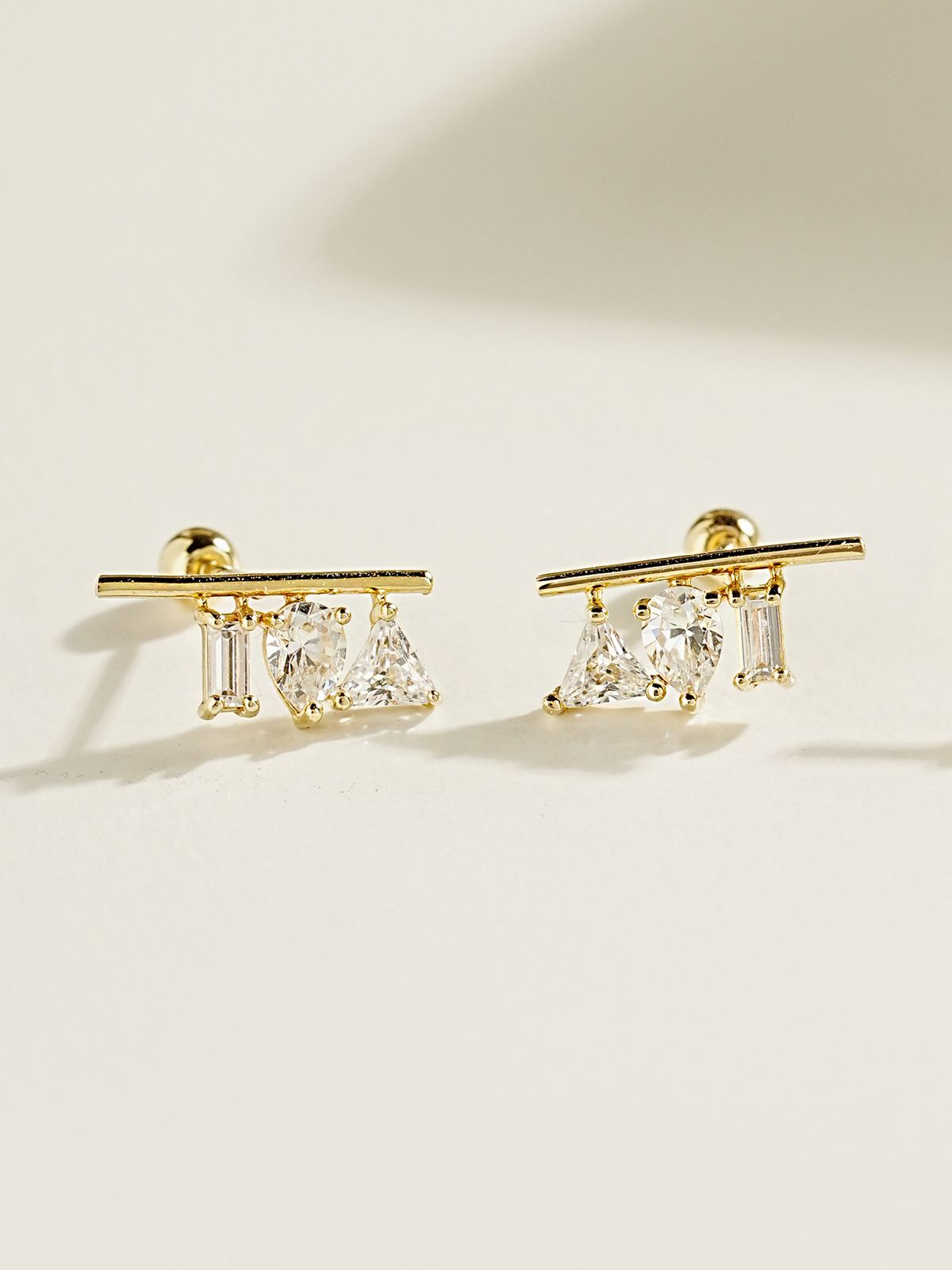 미니멀피어싱(MINIMALPIERCING) 14K 트리플 큐빅 바 피어싱 귀걸이