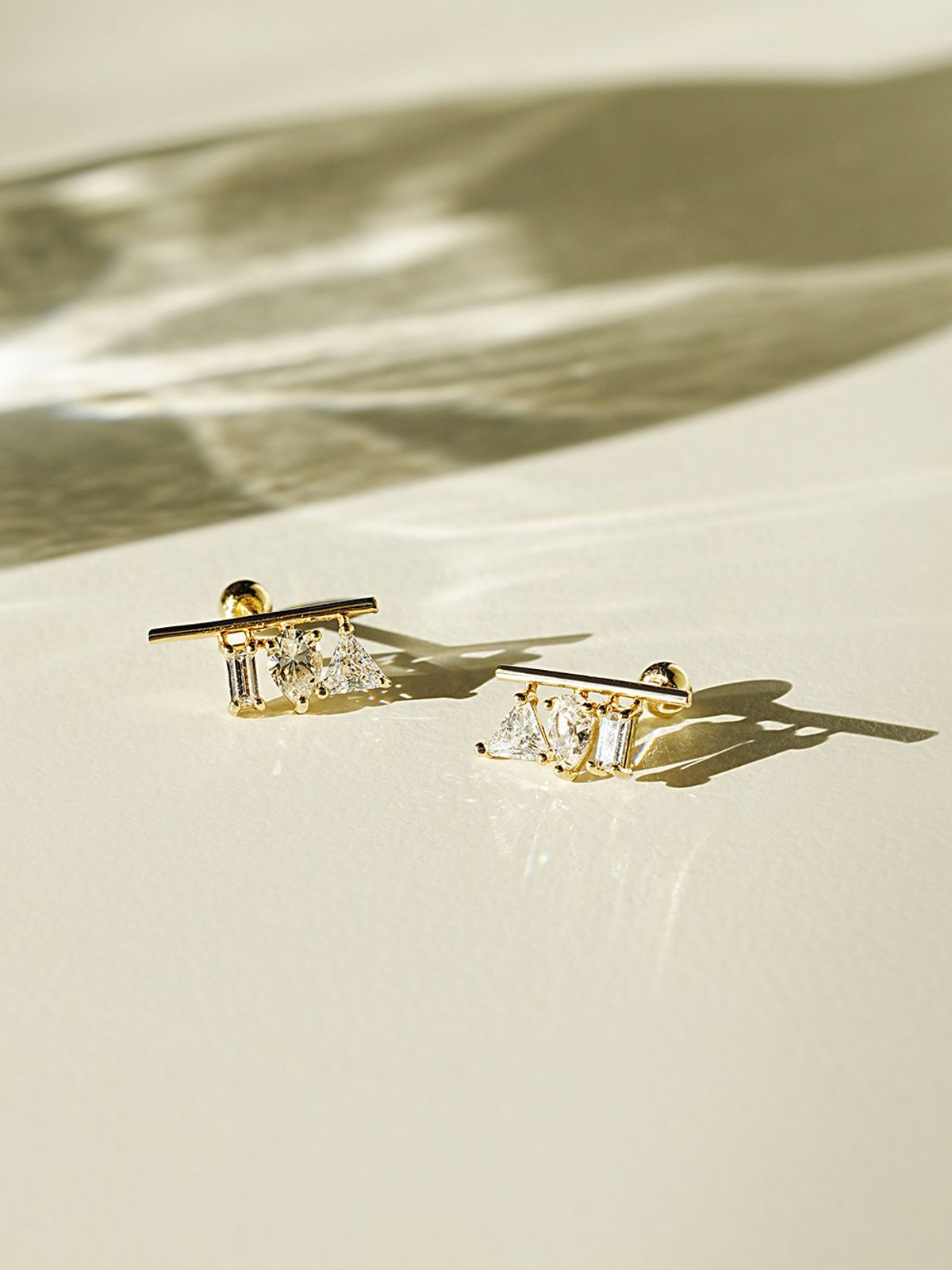 미니멀피어싱(MINIMALPIERCING) 14K 트리플 큐빅 바 피어싱 귀걸이