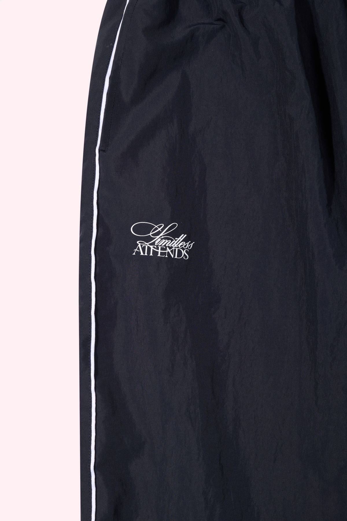 어텐즈(ATTENDS) 80s Retro Fit Nylon Pants (Dark Navy)