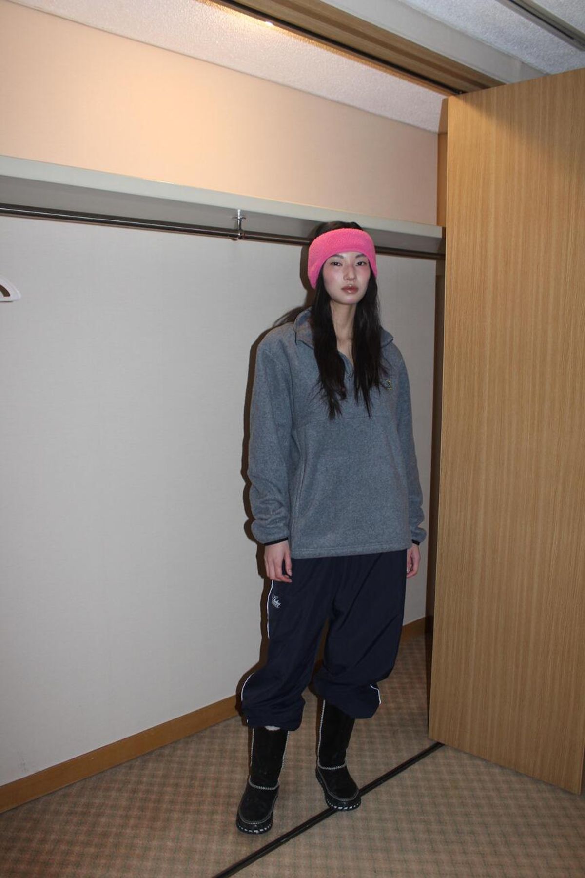 어텐즈(ATTENDS) 80s Retro Fit Nylon Pants (Dark Navy)