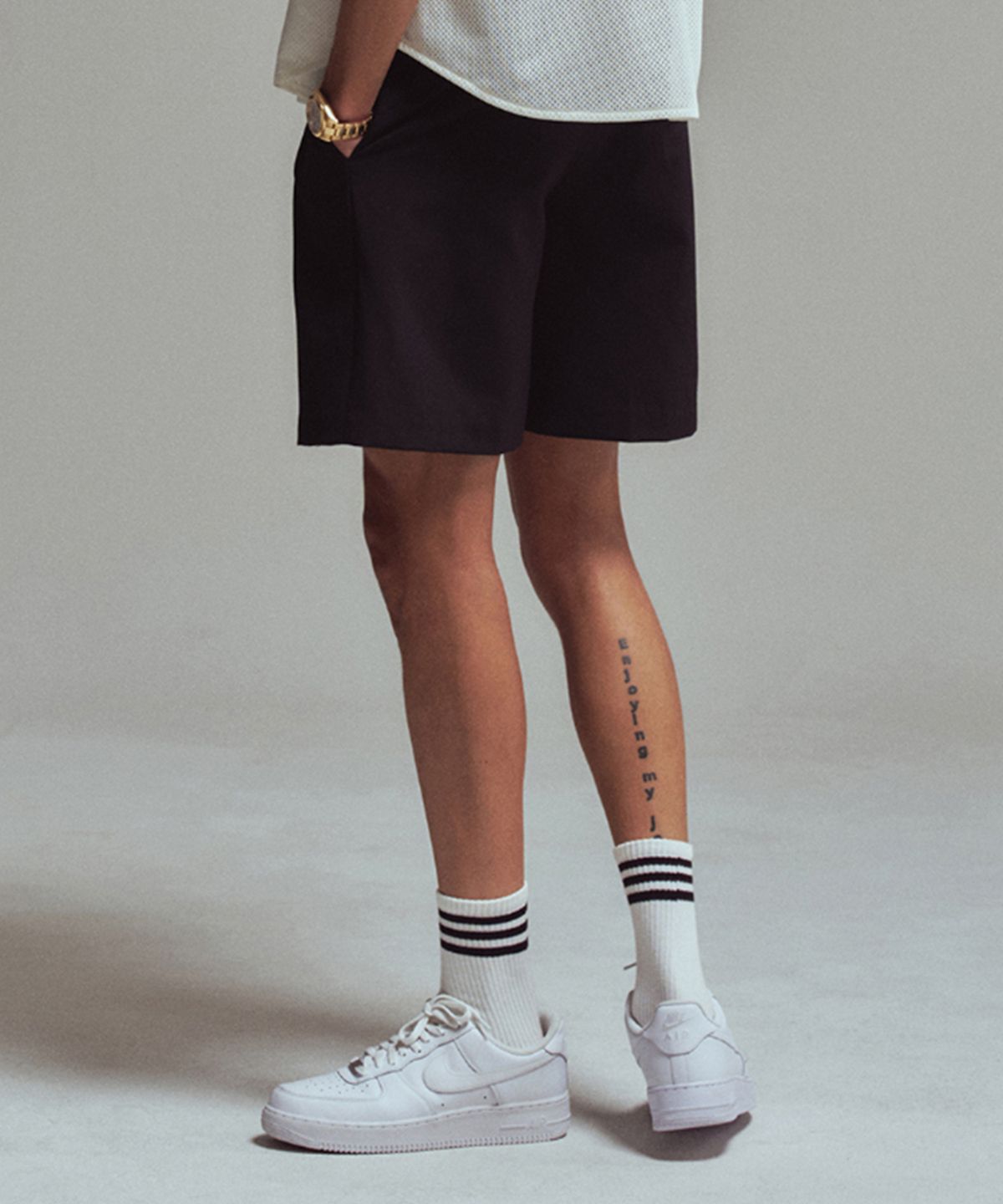 에르에르(ERER) Men Bermuda shorts Black
