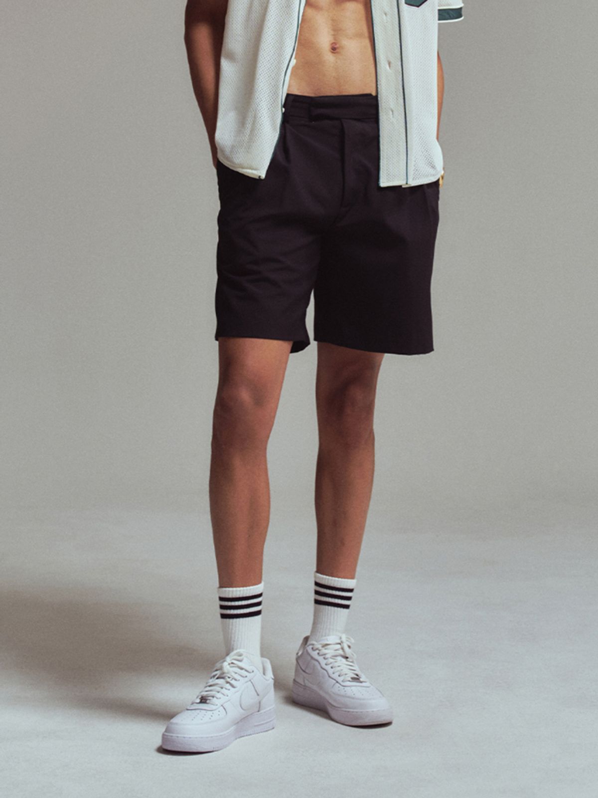 에르에르(ERER) Men Bermuda shorts Black