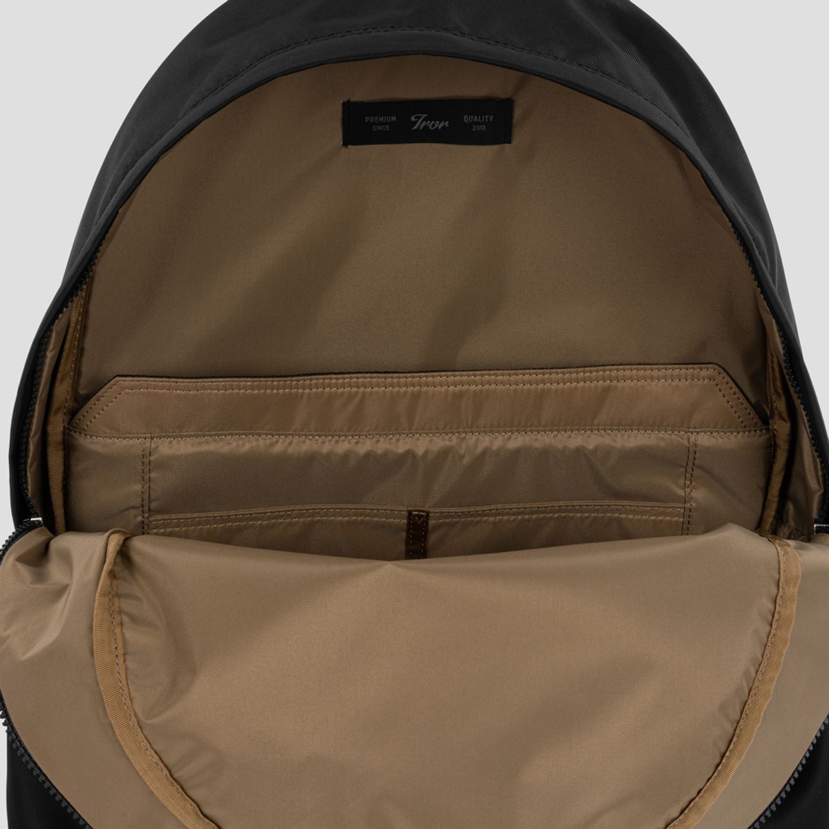 티알브이알(TRVR) Staple Daypack Black