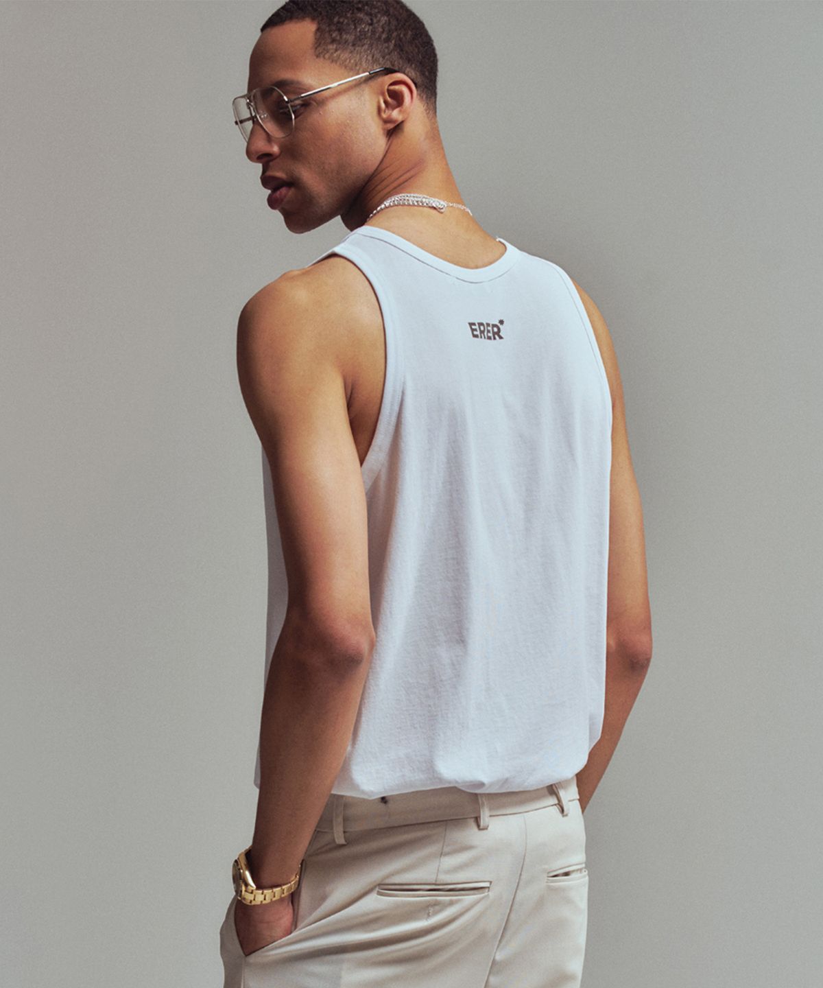 에르에르(ERER) Men Basic tank top White
