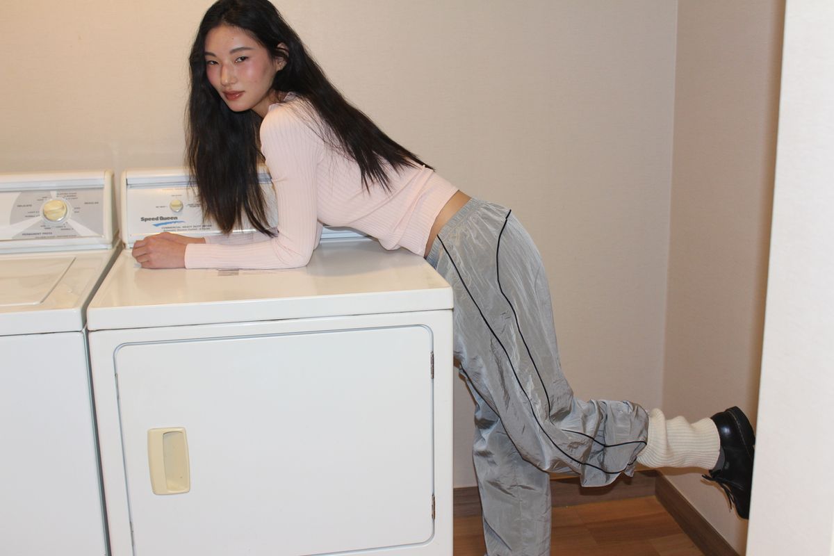 어텐즈(ATTENDS) 80s Retro Fit Nylon Pants (Gray)