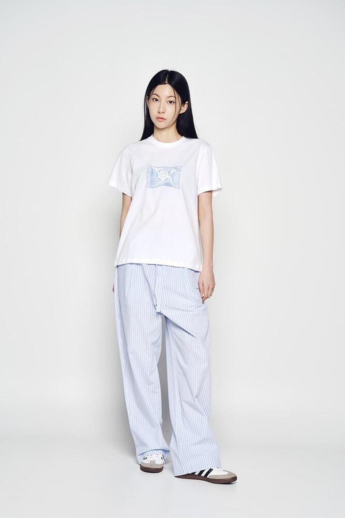 아크메드라비(ACME DE LA VIE) VERY BUNNY CANDY WOMAN SHORT SLEEVE T-SHIRT (2COLOR)