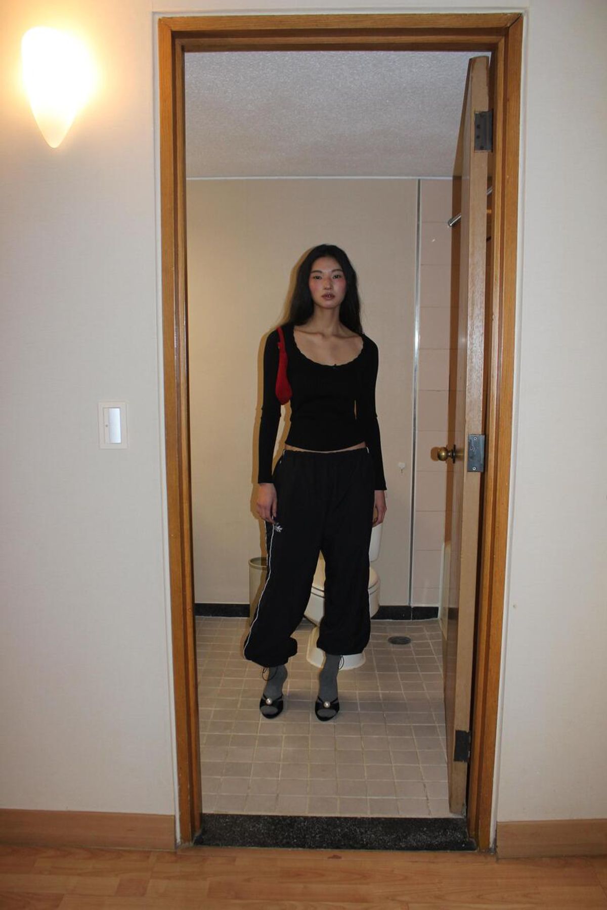 어텐즈(ATTENDS) 80s Retro Fit Nylon Pants (Black)