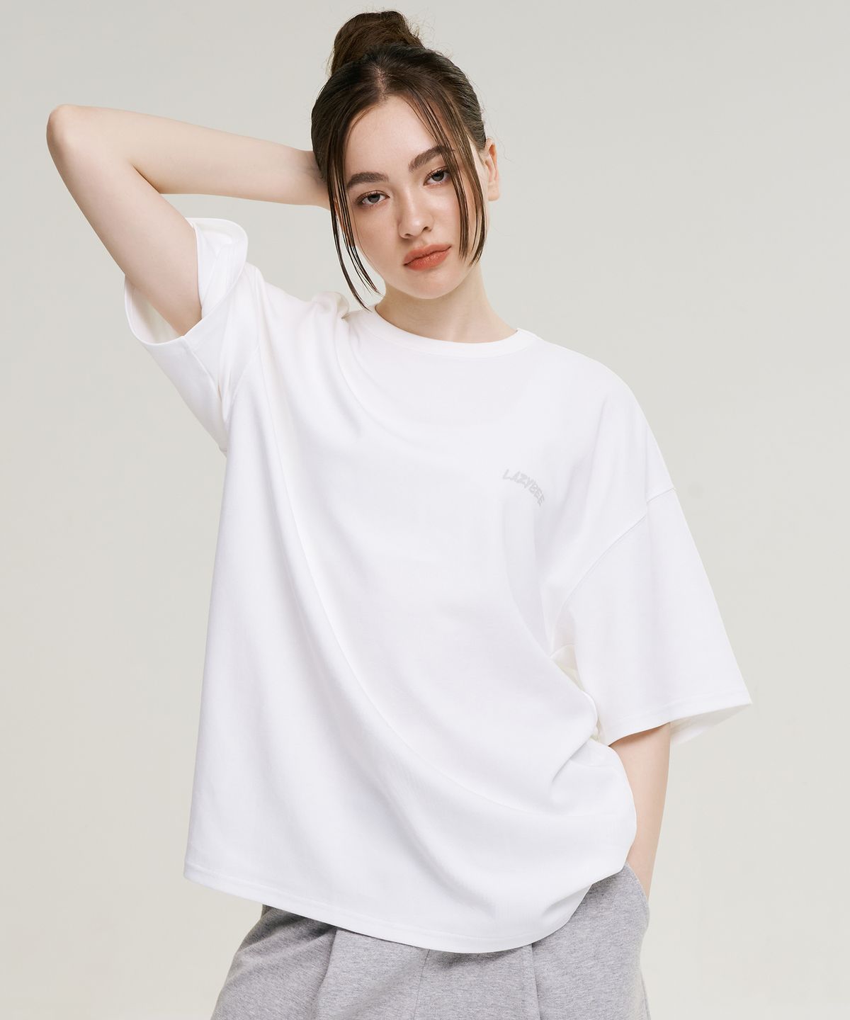레이지비(LAZYBEE) 파워 리프팅 오버핏 숏 슬리브 W 화이트