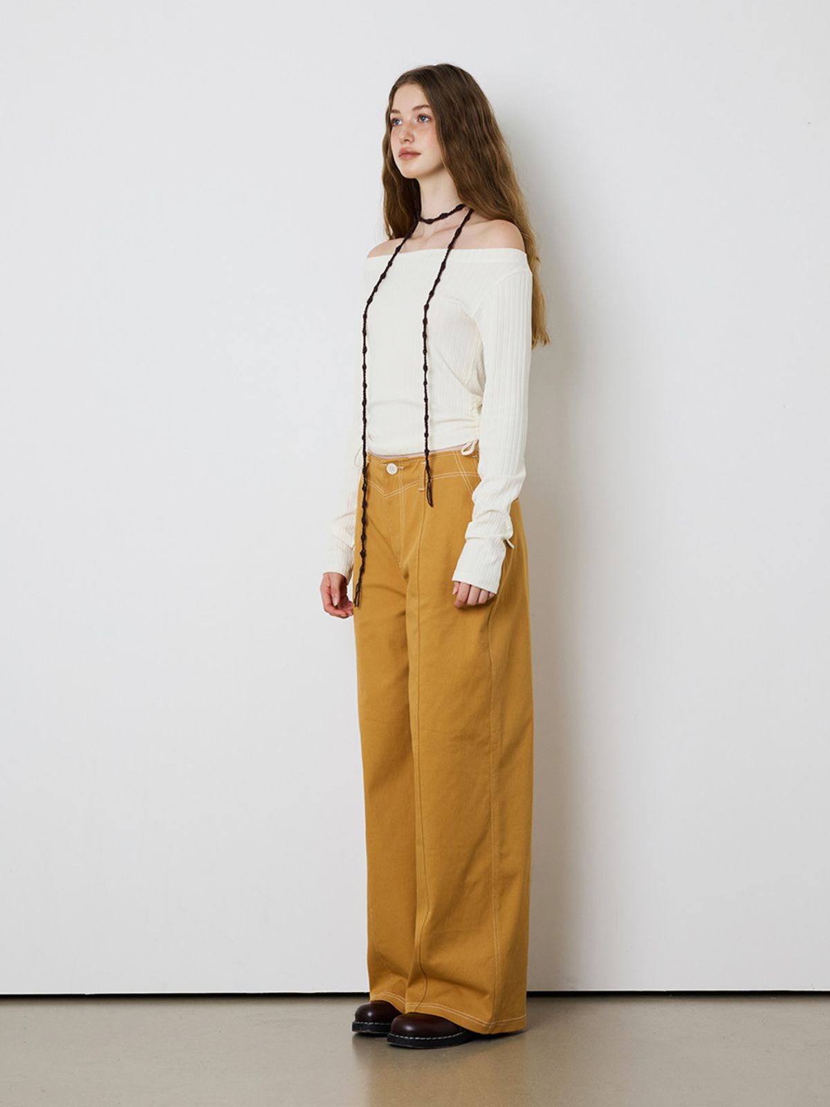 민더리(MEENDERI) SHIRRING OFF-SHOULDER TOP - IVORY