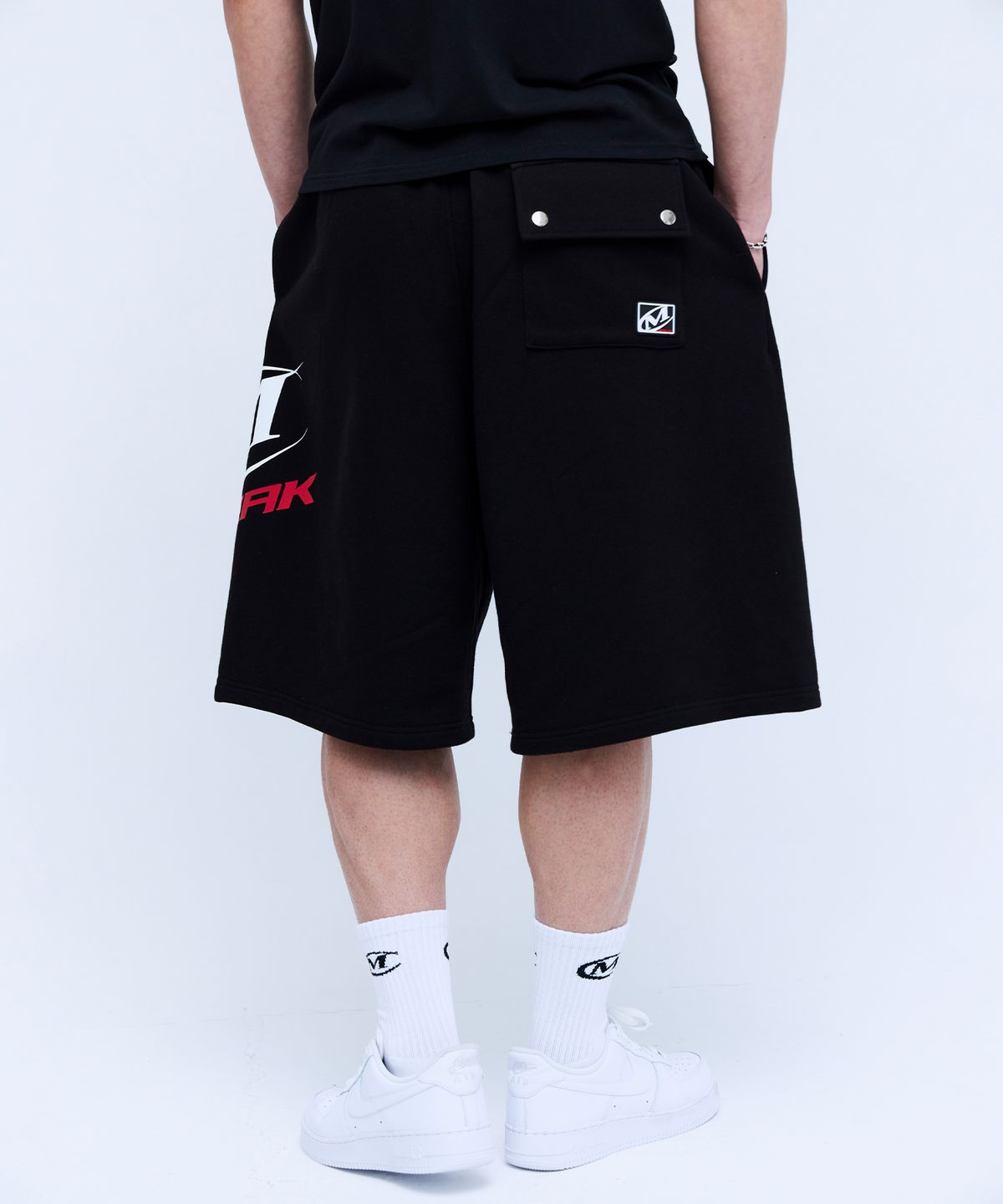 미학(MIHAK) 사이드 빅 로고 버뮤다 팬츠 (BLACK)