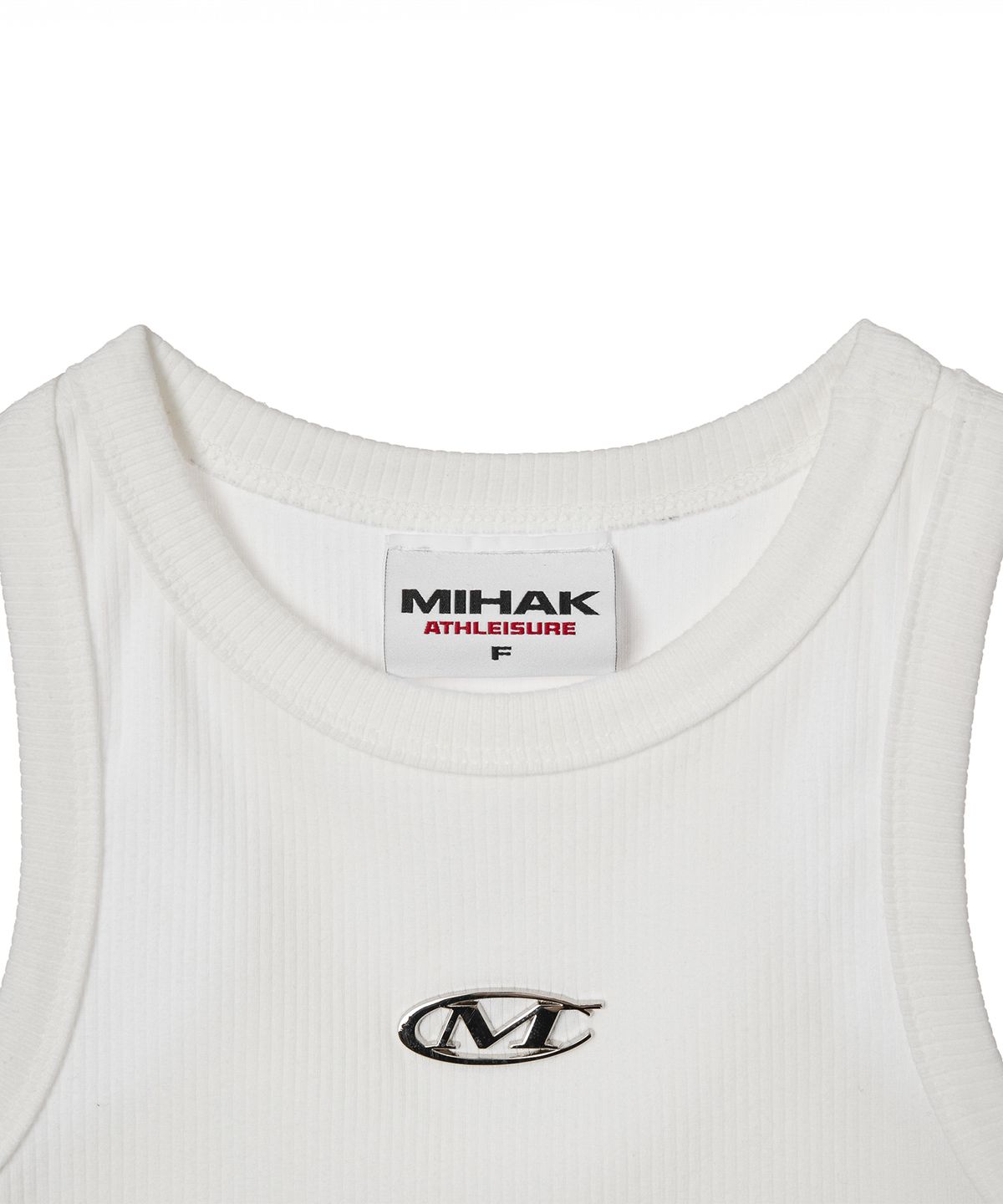 미학(MIHAK) 메탈 로고 크롭 슬리브리스 (WHITE)