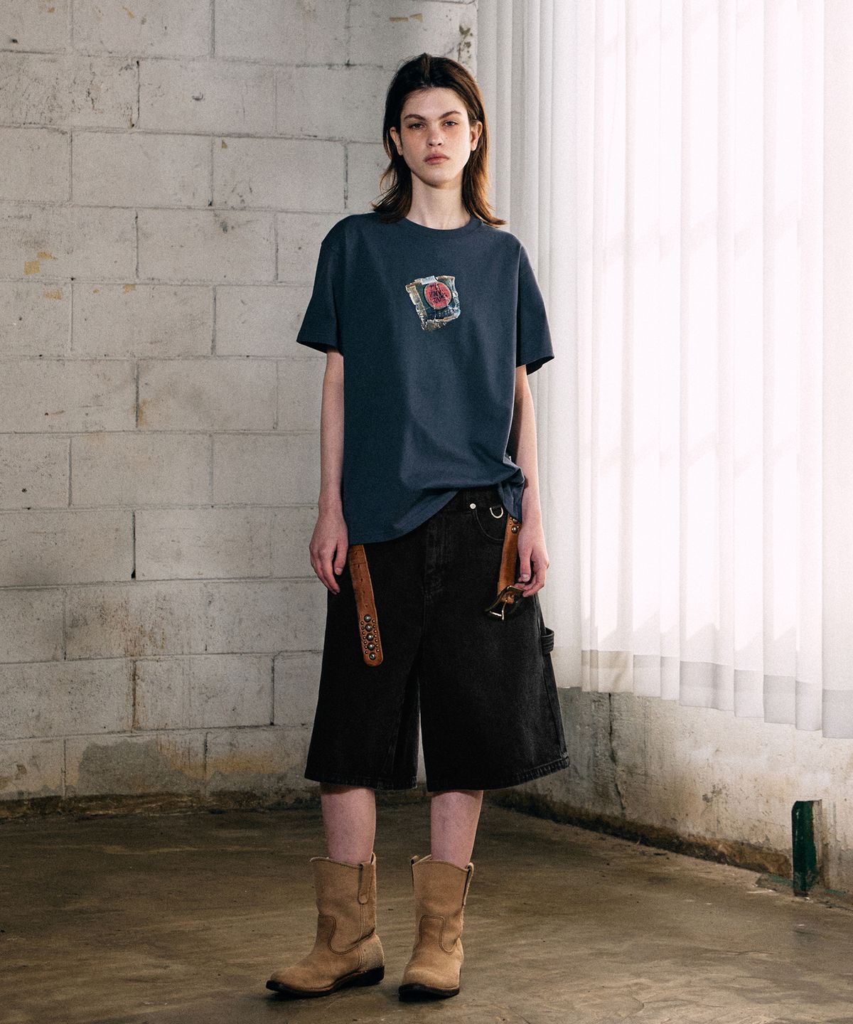 더바이닐하우스(THEVINYLHOUSE) PAPER CIGARETTE TEE NAVY