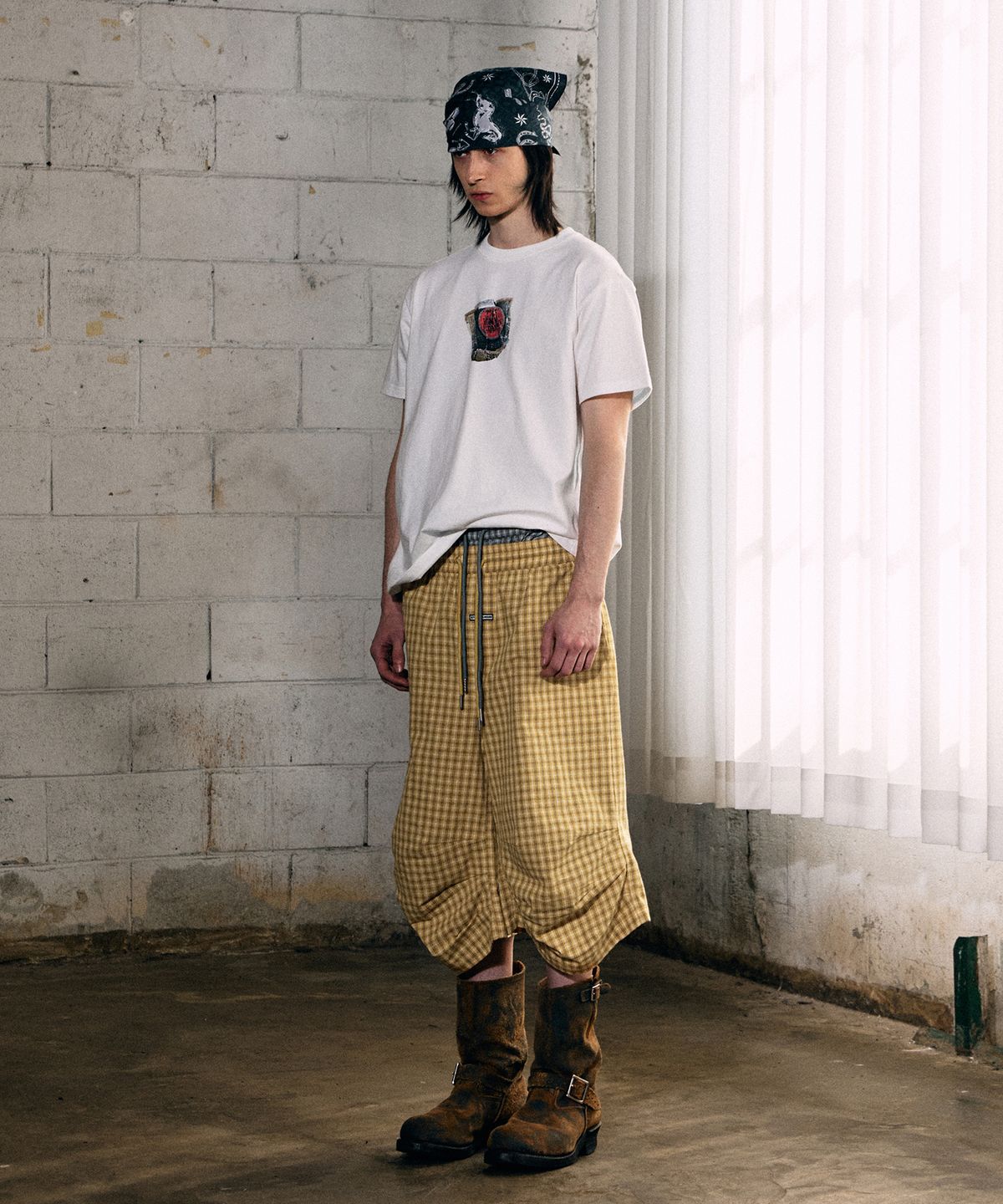 더바이닐하우스(THEVINYLHOUSE) PAPER CIGARETTE TEE WHITE