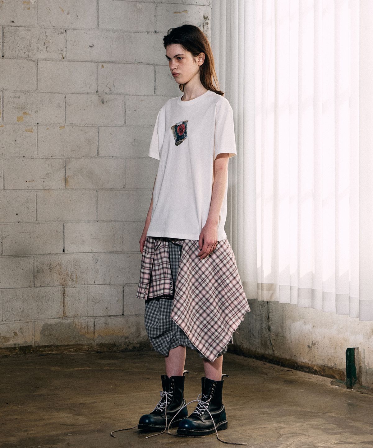 더바이닐하우스(THEVINYLHOUSE) PAPER CIGARETTE TEE WHITE
