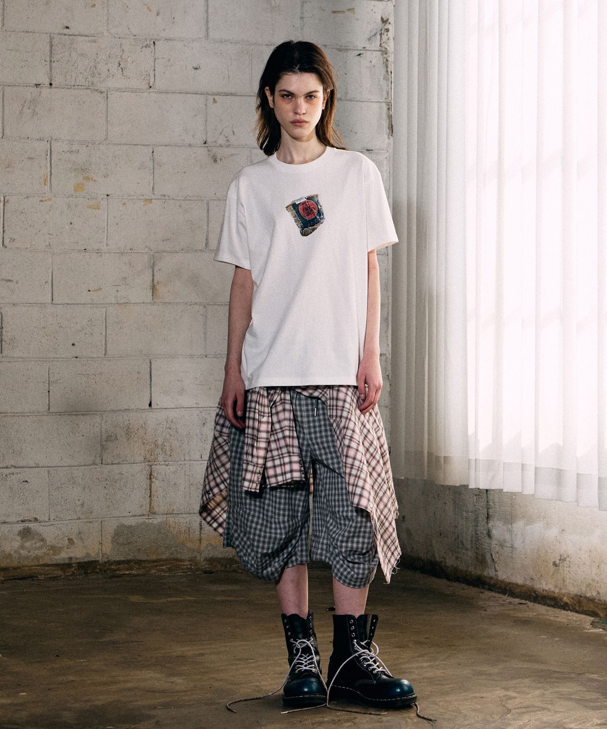 더바이닐하우스(THEVINYLHOUSE) PAPER CIGARETTE TEE WHITE