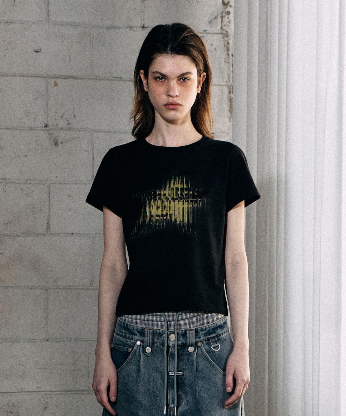 더바이닐하우스(THEVINYLHOUSE) BLUR STAR TEE BLACK