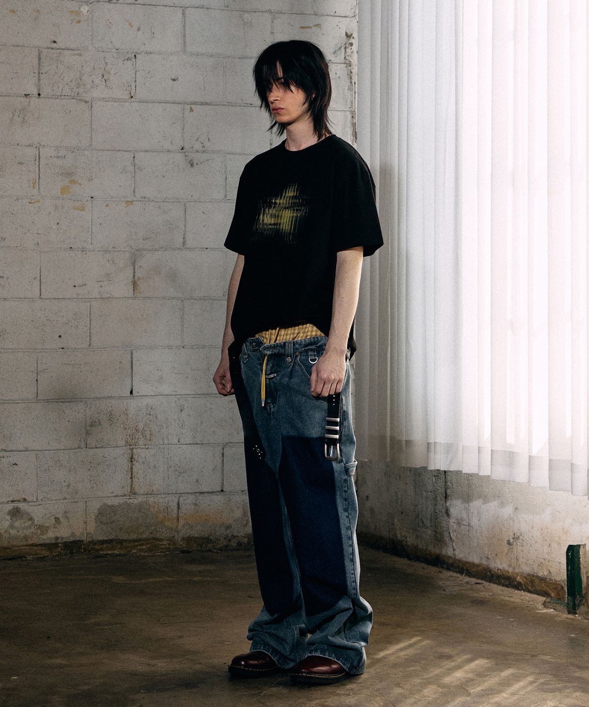 더바이닐하우스(THEVINYLHOUSE) BLUR STAR TEE BLACK