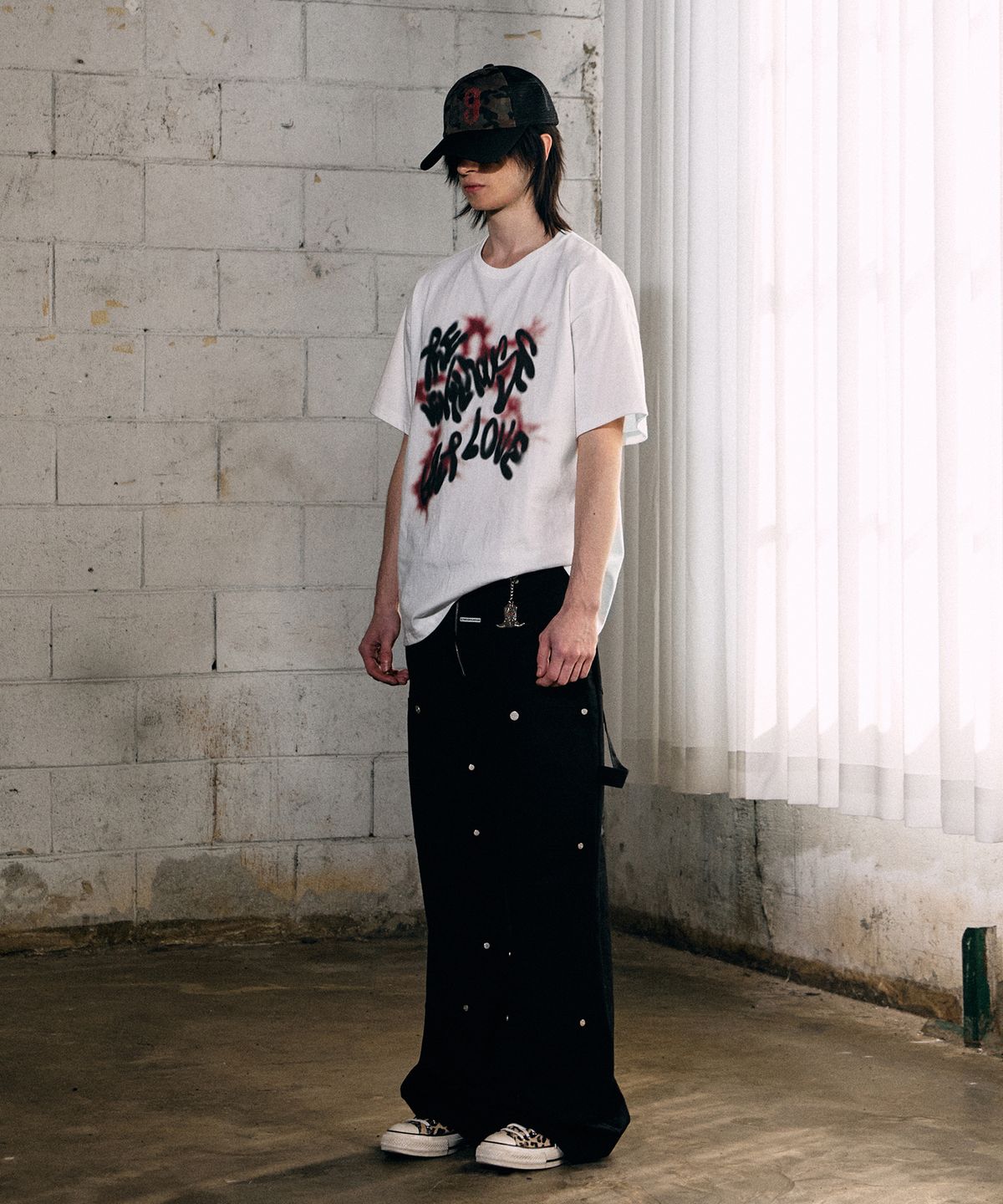 더바이닐하우스(THEVINYLHOUSE) SPRAY STAR TEE WHITE